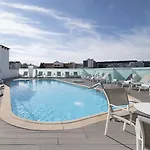 Sana Reno Готель