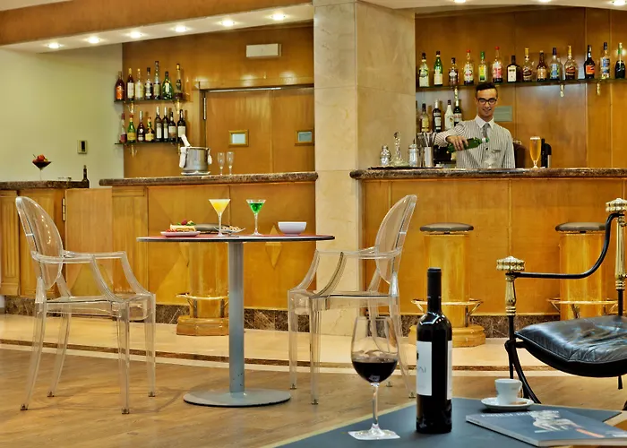 Sana Reno מלון 3*