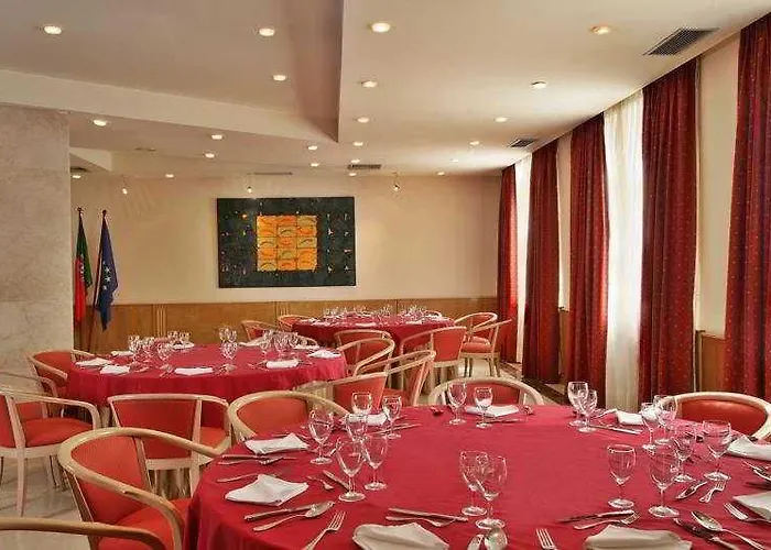 Sana Reno מלון 3*