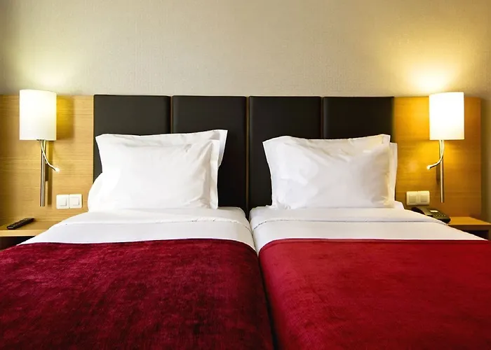 מלון Sana Reno 3*